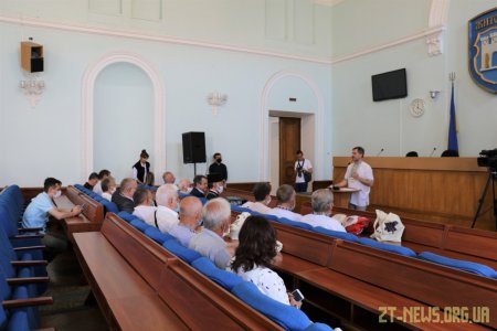 У Житомирі відзначили 30-річчя підняття Державного прапора над міською радою