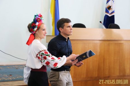 У Житомирі відзначили 30-річчя підняття Державного прапора над міською радою