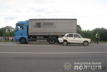 Поблизу Бердичева зіткнулись 3 автомобілі: один з водіїв загинув