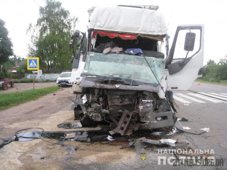Поблизу Бердичева зіткнулись 3 автомобілі: один з водіїв загинув