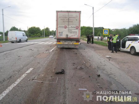 Поблизу Бердичева зіткнулись 3 автомобілі: один з водіїв загинув