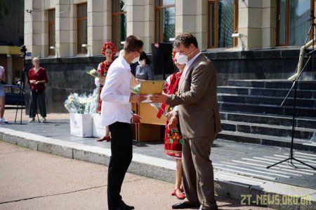 17 службових автомобілів отримали медики сільських амбулаторій
