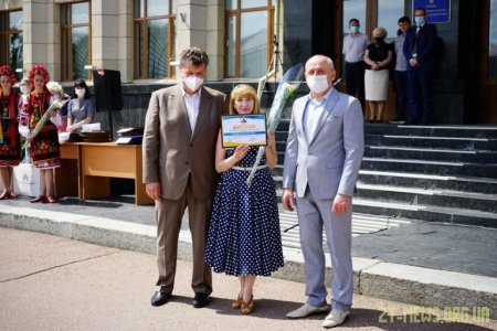 17 службових автомобілів отримали медики сільських амбулаторій