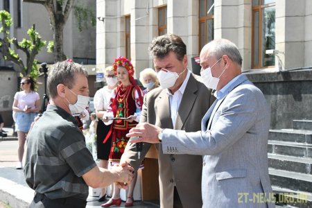 17 службових автомобілів отримали медики сільських амбулаторій
