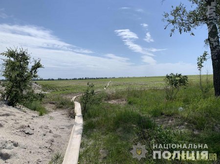 У Коростенському районі місцеві жителі "здали" поліції бурштинокопачів