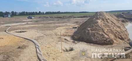 У Коростенському районі місцеві жителі "здали" поліції бурштинокопачів