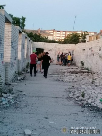 За добу профілактичних заходів поліції у Бердичеві припинено низку правопорушень і розшукано зниклого юнака
