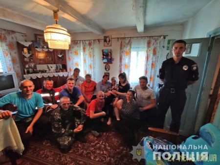 На Житомирщині поліція і громада знайшли 83-річну пенсіонерку, яка дві доби блукала у лісі