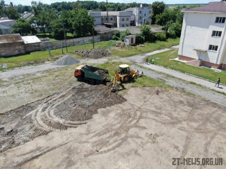 Віталій Бунечко оглянув реконструкцію стадіону у Чуднові та разом із силовиками зустрівся з громадами 3 районів
