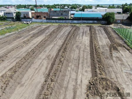 Віталій Бунечко оглянув реконструкцію стадіону у Чуднові та разом із силовиками зустрівся з громадами 3 районів