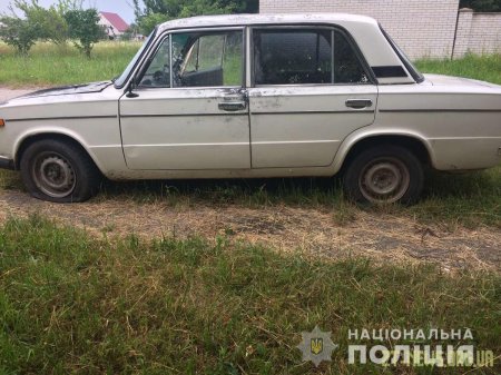 &#8203;У Житомирській області хлопець угнав ВАЗ, а потім проколов шини і покинув авто