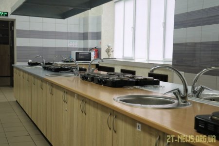180 житомирян, які перебувають у складних життєвих обставинах, отримують гаряче харчування
