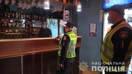 На Житомирщині поліцейські припинили 167 порушень карантинних обмежень