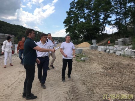 Сергій Сухомлин проінспектував хід виконання робіт на набережній річки Тетерів