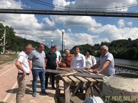 Сергій Сухомлин проінспектував хід виконання робіт на набережній річки Тетерів