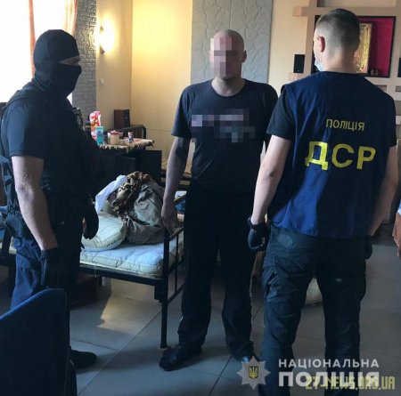 У Бердичеві поліція ліквідувала канал постачання наркотиків до установи виконання покарань