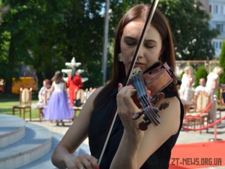 У Житомирі відзначили талановитих учнів мистецьких шкіл