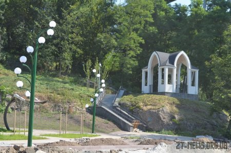 Роботи з реконструкції набережної річки Тетерів продовжуються