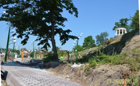 Роботи з реконструкції набережної річки Тетерів продовжуються