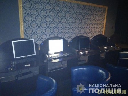 У Житомирі поліцейські припинили роботу двох нічних підпільних ігрових залів