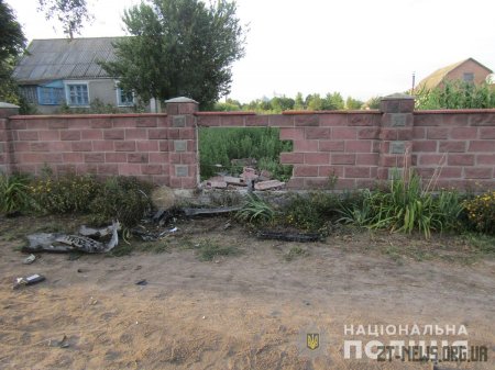 У Чуднові водій не впорався з керуванням та зіткнувся з парканом