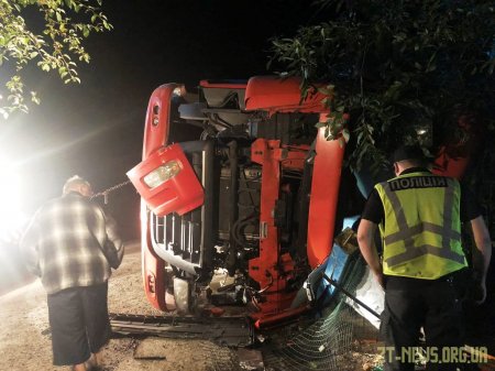 На Житомирщині вантажівка в'їхала в житловий будинок