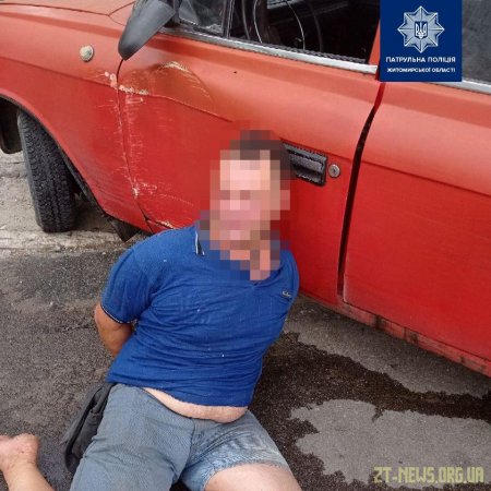 У Житомирі п’яний чоловік з сокирою кидався на людей