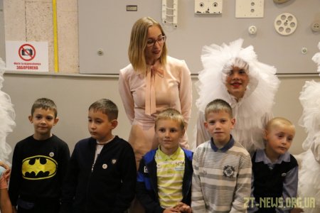 У рамках акції «Першовересень» маленькі житомиряни отримали шкільне приладдя