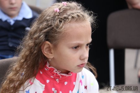 У рамках акції «Першовересень» маленькі житомиряни отримали шкільне приладдя