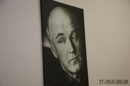 У Музичній школі Святослава Ріхтера представили унікальні картини