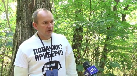 У Всесвітній день прибирання житомиряни збирали сміття у парках
