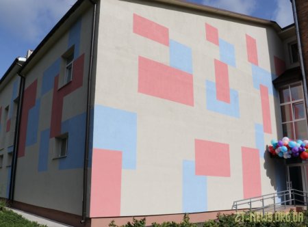 Учні школи №10 відтепер вчитимуться в оновленому навчальному закладі