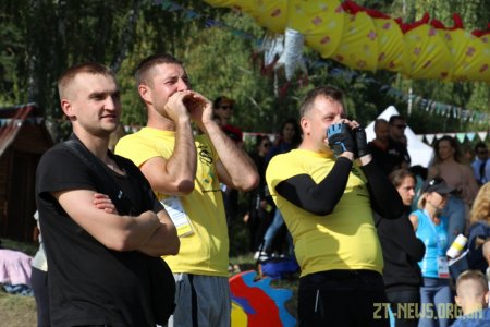 В Житомирі вперше відбувся чемпіонат України з веслування на човнах «Дракон»