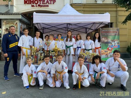 Спортивні вихідні у Житомирі - ярмарок спорту, фітнес день та Космічний Нова Пошта Напівмарафон