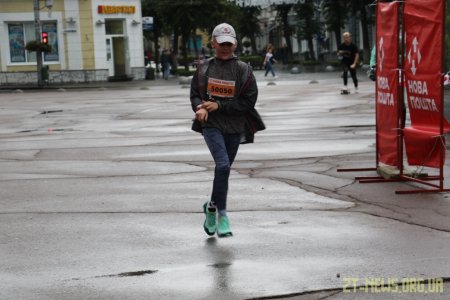 Спортивні вихідні у Житомирі - ярмарок спорту, фітнес день та Космічний Нова Пошта Напівмарафон