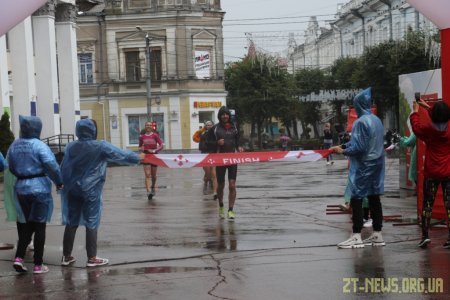 Спортивні вихідні у Житомирі - ярмарок спорту, фітнес день та Космічний Нова Пошта Напівмарафон