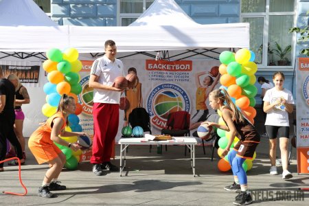 Спортивні вихідні у Житомирі - ярмарок спорту, фітнес день та Космічний Нова Пошта Напівмарафон