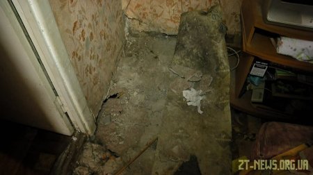 У житомирській триповерхівці тріскаються стіни і просідає підлога