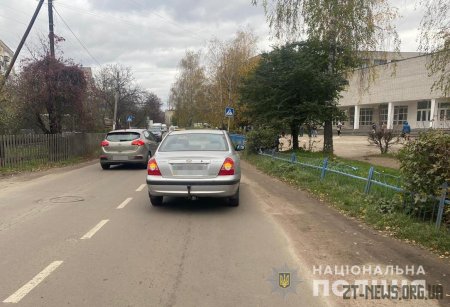 У Житомирі автомобіль поблизу школи збив 8-річного пішохода