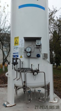 У житомирській лікарні №2 з’явився кріоциліндр, який використовуватимуть для лікування пацієнтів із COVID-19