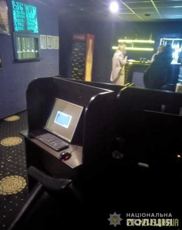 Поліцейські вп'яте припинили діяльність грального залу у центрі Житомира