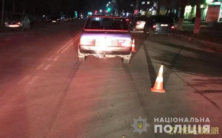 Легковик у Новограді-Волинському збив жінку, постраждалу забрала швидка