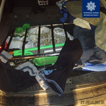 Самокат, що був викрадений у Києві виявили патрульні в автомобілі поблизу Житомира