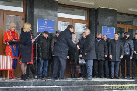16 шкільних автобусів отримали громади області