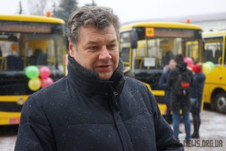 16 шкільних автобусів отримали громади області