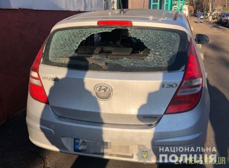 У Житомирі затримали чоловіка, який викрадав майно з автомобілів