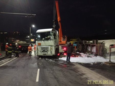 У Житомирі перекинулася автоцистерна з газом