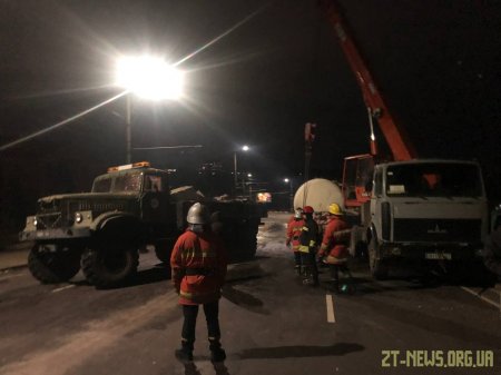 У Житомирі перекинулася автоцистерна з газом