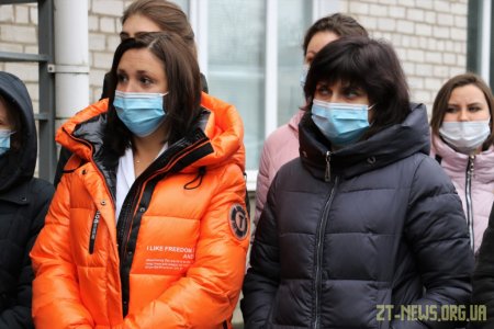 На фасаді будівлі дитячої лікарні встановили меморіальну дошку Володимиру Башеку