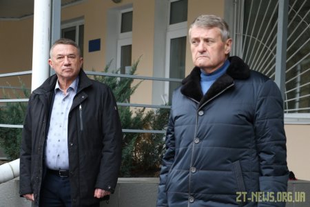 На фасаді будівлі дитячої лікарні встановили меморіальну дошку Володимиру Башеку